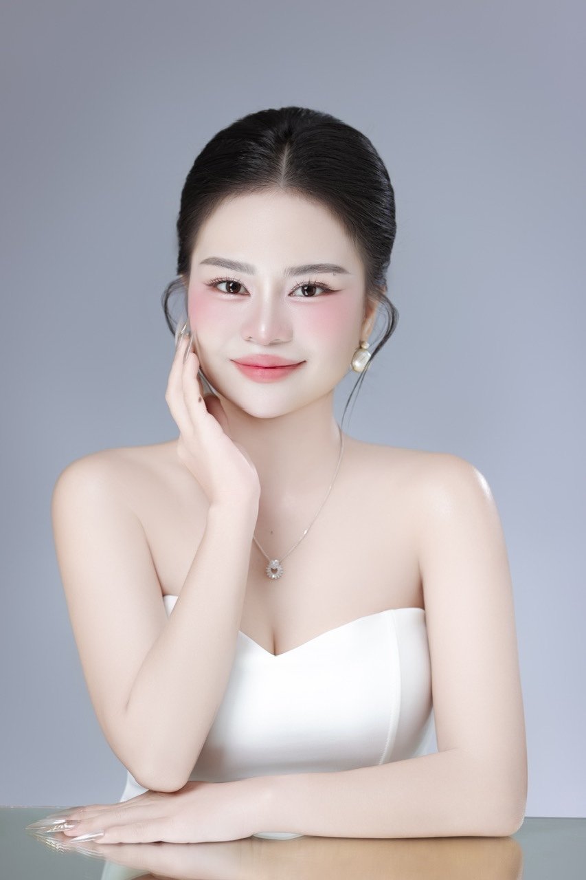 Thiều Vân Anh: cô gái 1m40 đầy tự ti, người mẹ bỉm sữa và chương “Tái Tạo” sau cú ngã 5.000 đại lý