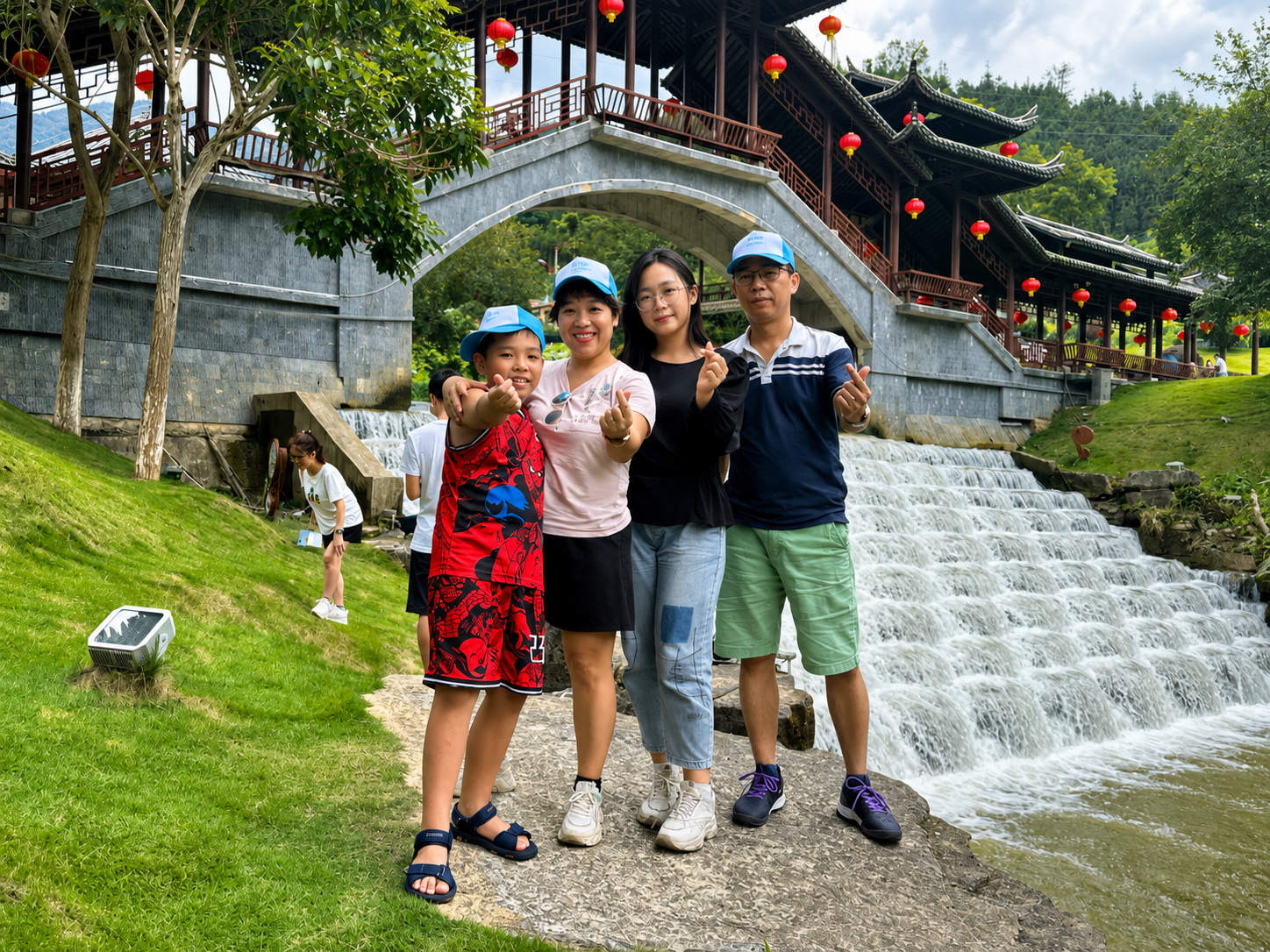 Nguyễn Thị Việt Hà và gia đình