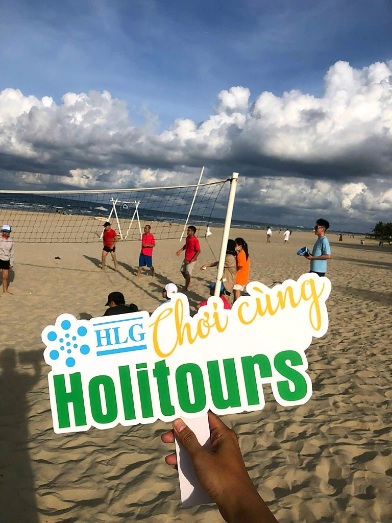 Bảng cổ vũ HLG Chơi cùng Holitours