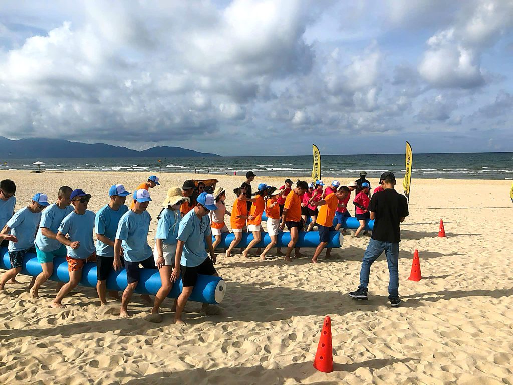 Teambuilding bãi biển Đà Nẵng