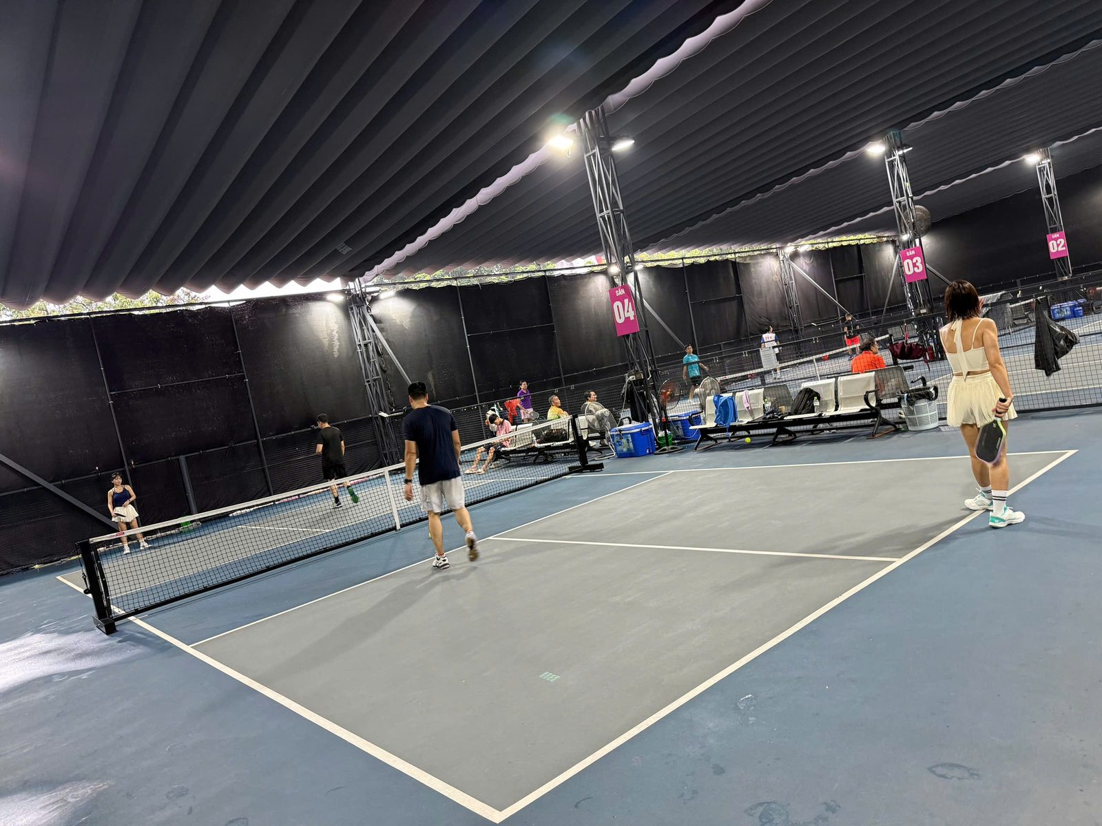 Du lịch nha khoa Việt Nam bắt đầu từ một sân pickleball có mái che